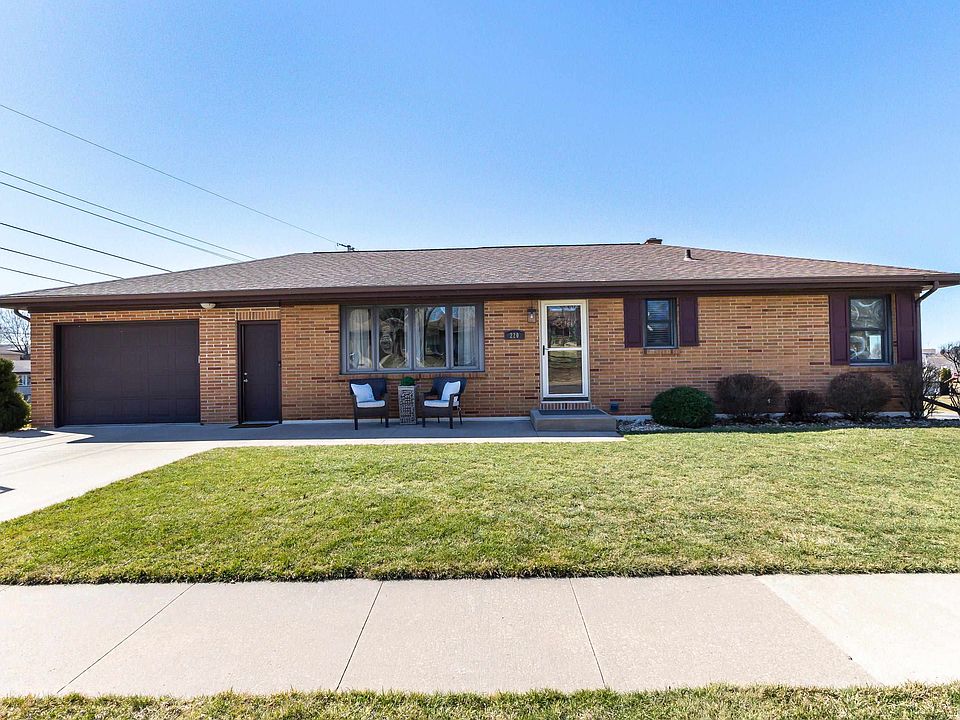1st image of 220 Droessler Dr