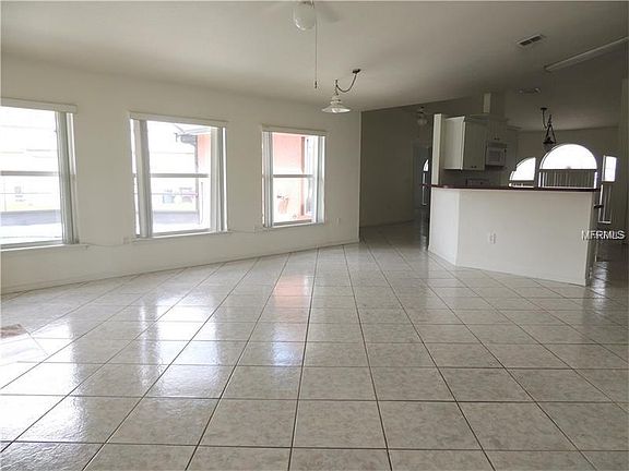 2nd image of 329 Lauderdale Ct