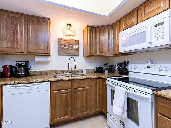 4th image of 3602 S Peninsula Dr #202
