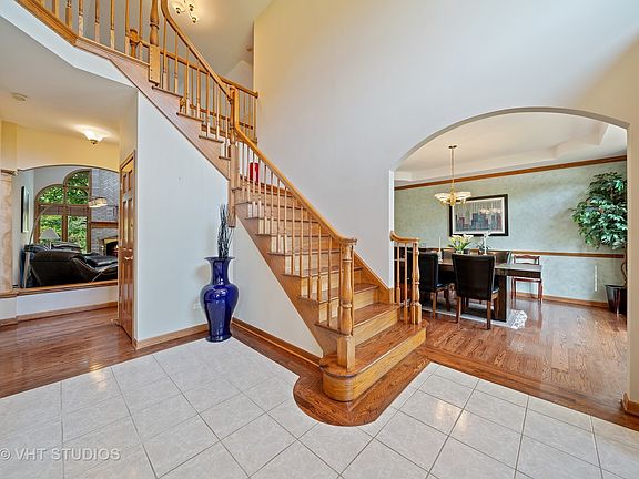 3rd image of 412 Woodside Dr