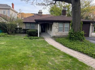 12 Elizabeth Ct, Oak Park, IL 60302