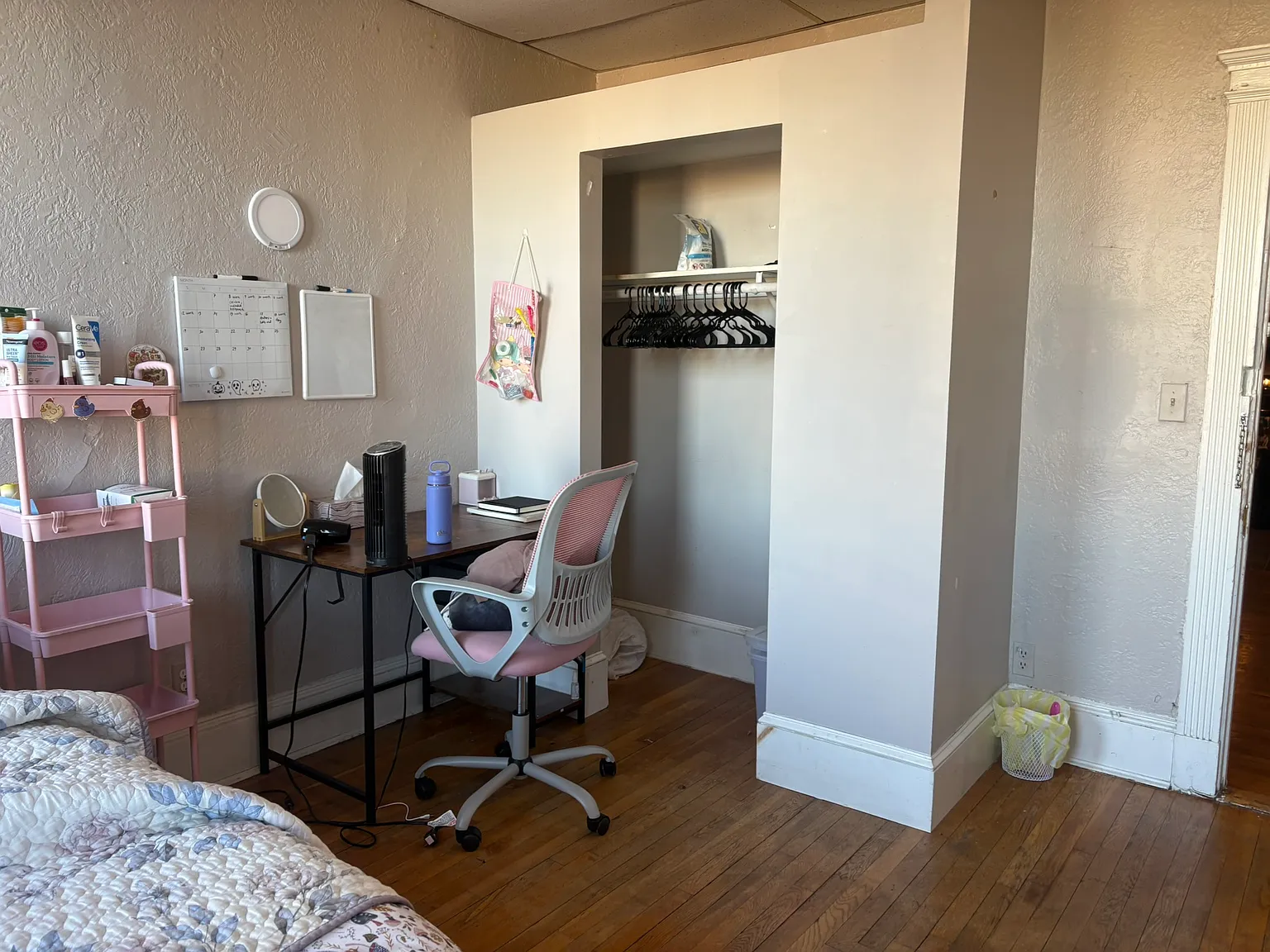 4 bed, $1,300 — Photo 2