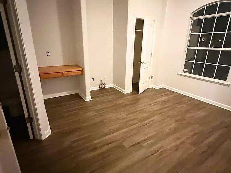 2804 E Deyoung Dr — Photo 1