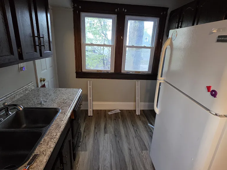 15 Cutler St #A — Photo 6