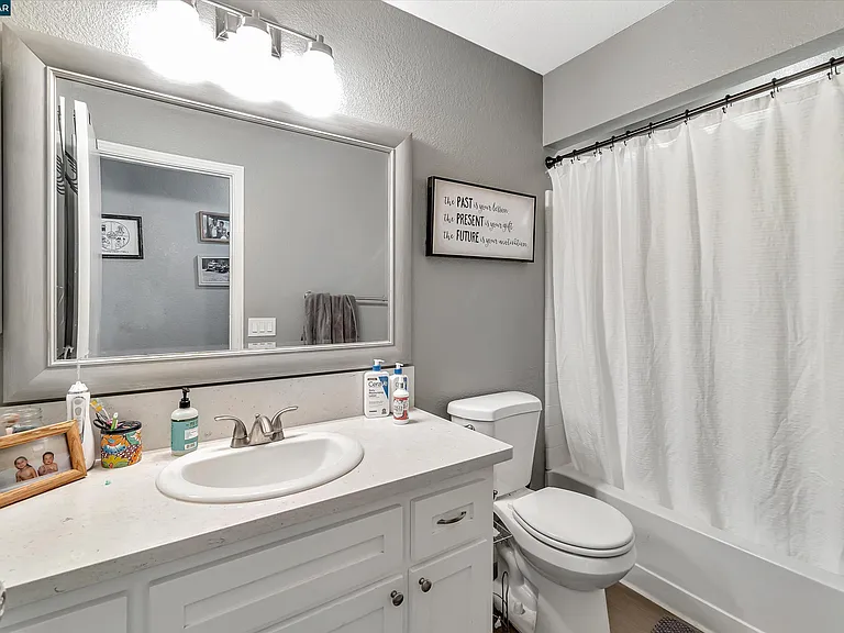 1060 Saint Andrews Dr — Photo 25