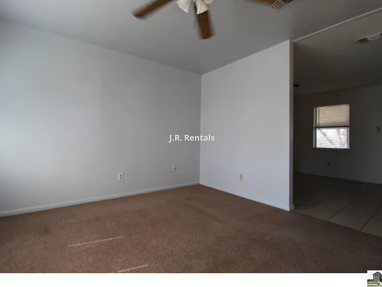803 Michelle Dr — Photo 11