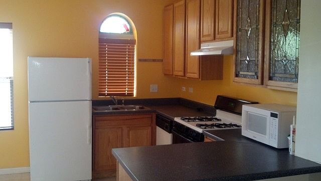 1st image of 7053 S Oglesby Ave