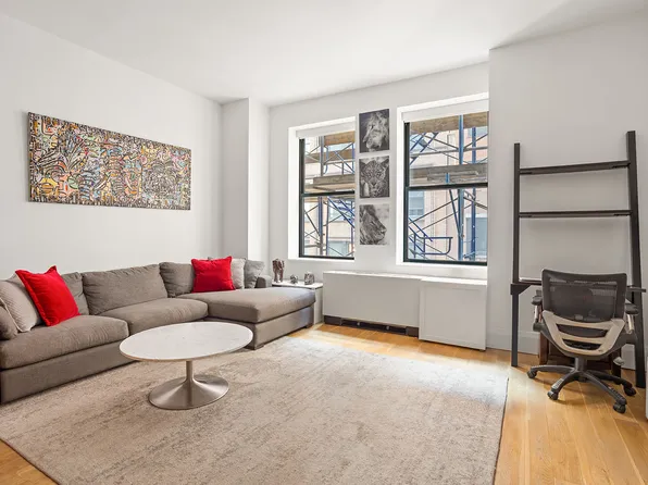 71 Nassau Street image 1 of 5
