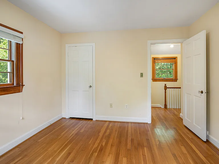 244 N Columbus St — Photo 15