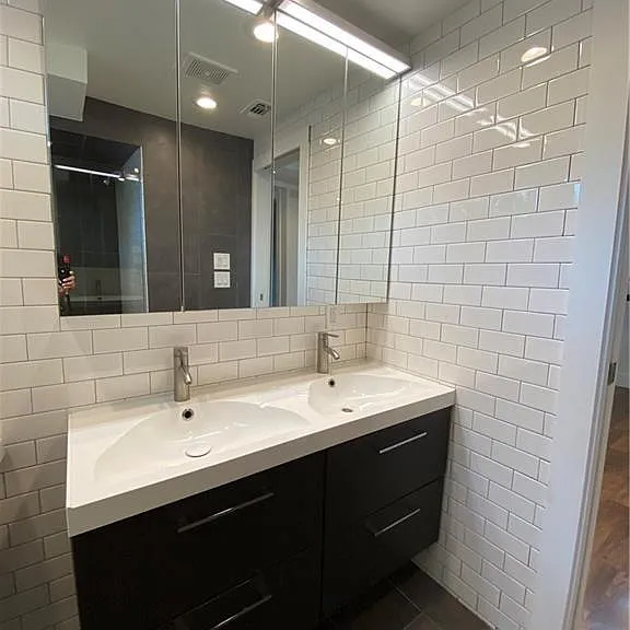 305 W 29th St — Photo 25