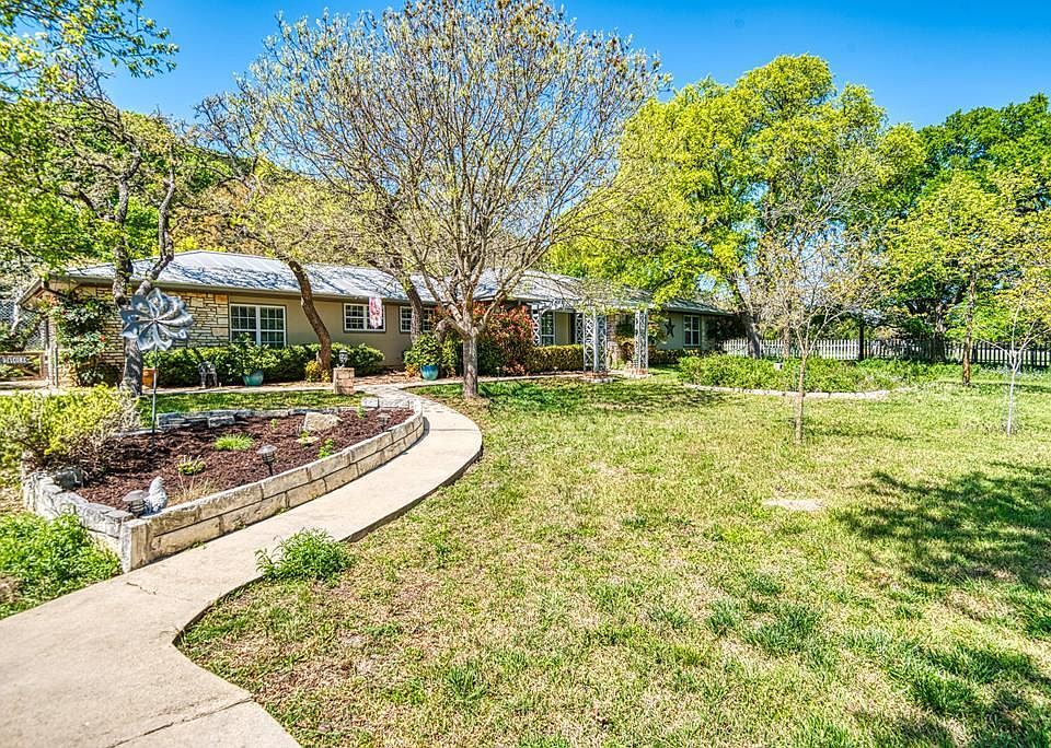 1st image of 103 Aqua Vista Dr