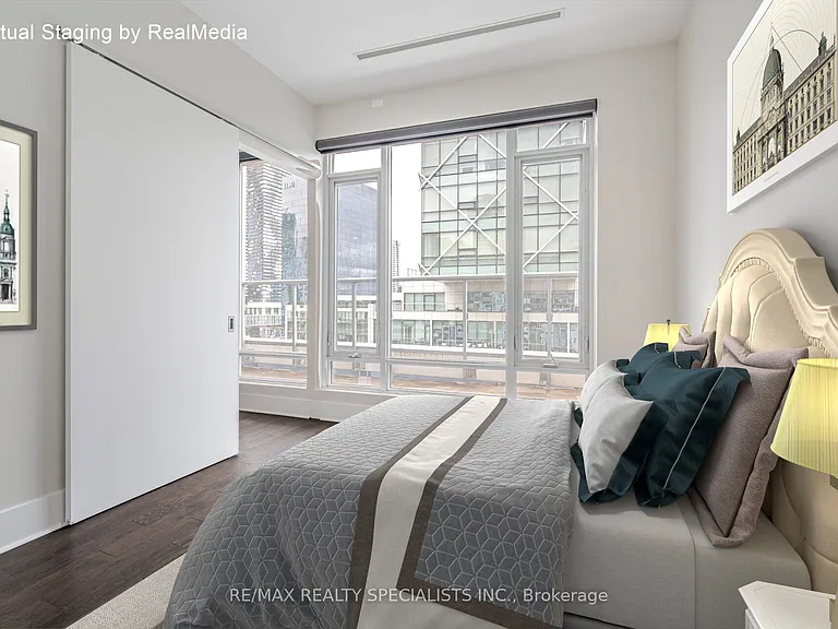 29 Queens Quay E #1118 — Photo 14