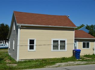 102 S Sycamore Ave, Garrison, IA 52229