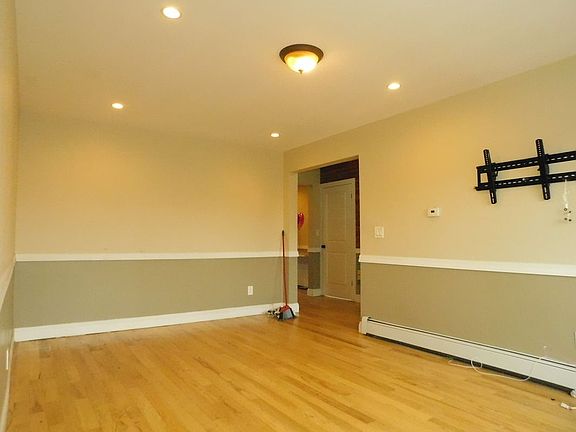 4th image of 4077 Ely Ave #2A