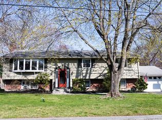 10 College St, Clinton, CT 06413