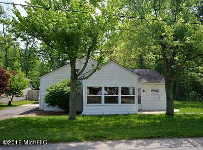 2nd image of 2111 Parker Dr