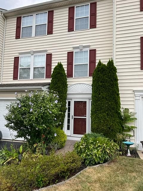 1st image of 169 S Savanna Dr