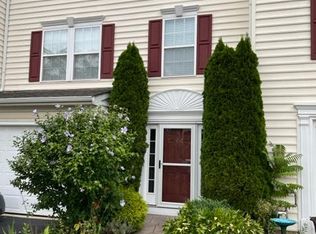 169 S Savanna Dr, Pottstown, PA 19465