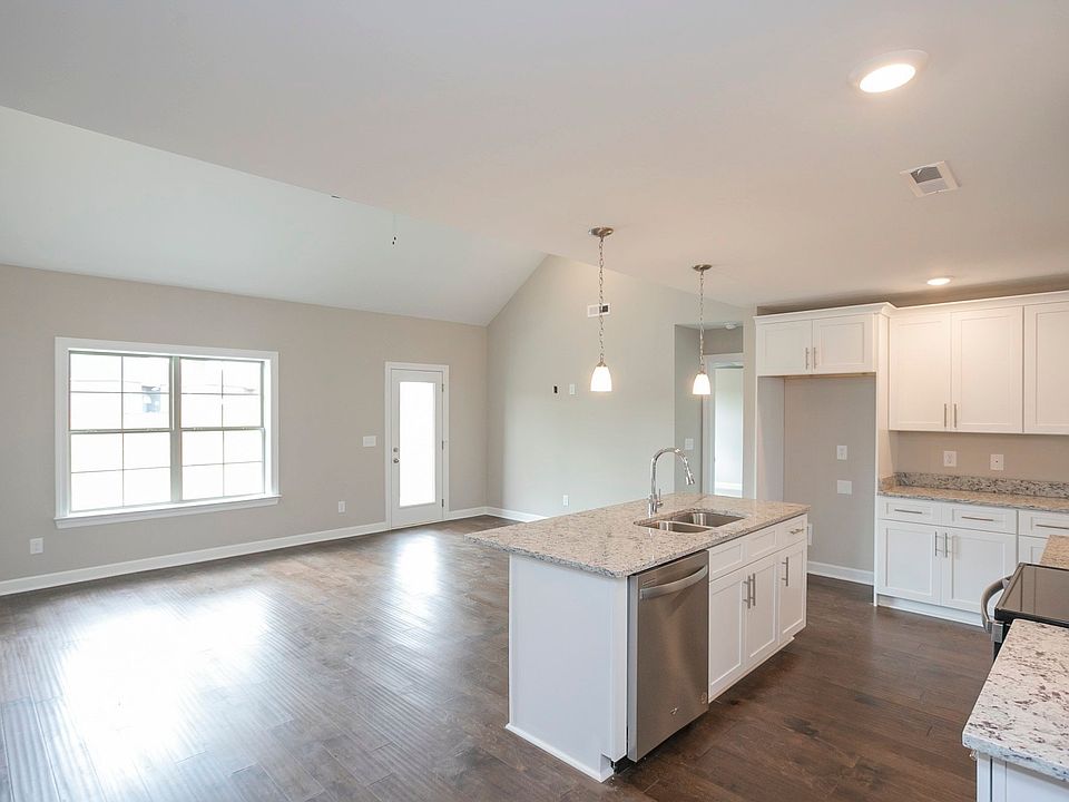 2nd image of 123 Pinnacle Point Ln Lot 8