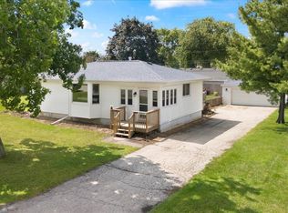 2907 Elizabeth Ln, Twin Lakes, WI 53181