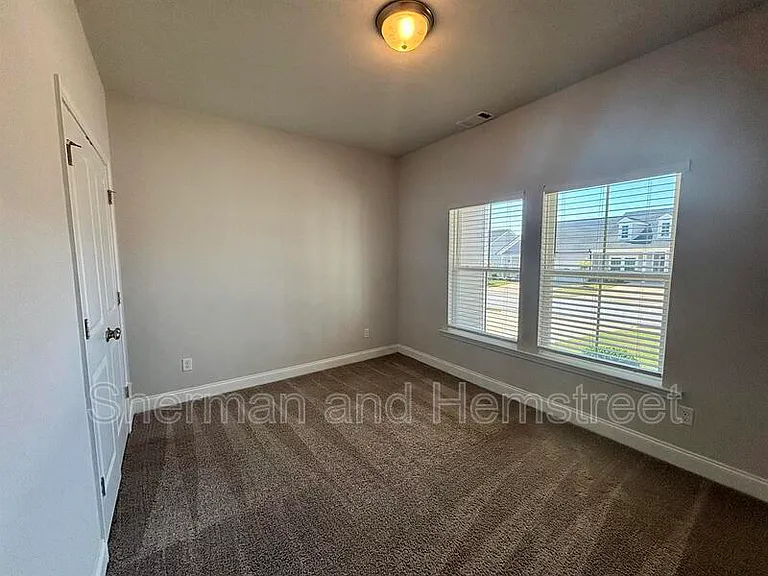 1101 Clareton Dr — Photo 12