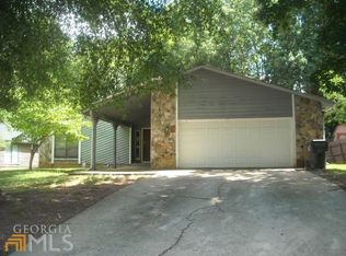 1015 Park Forest Trl, Lilburn, GA 30047