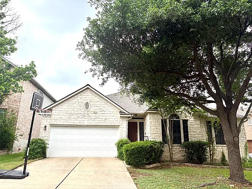 207 Kettleman Ln N Photo 1
