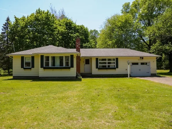 3 Gore Ave, Hatfield, MA 01038