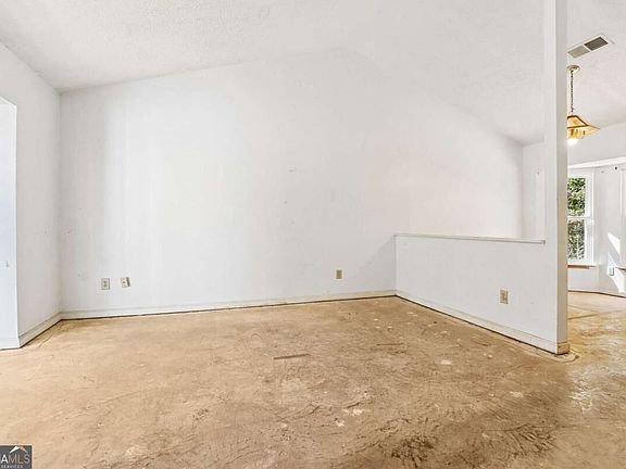 4th image of 5859 Rock Rd
