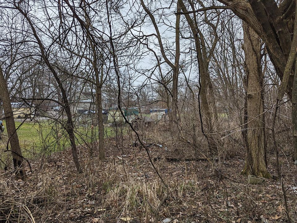 2nd image of 590 Lake Eliza Gtwy
