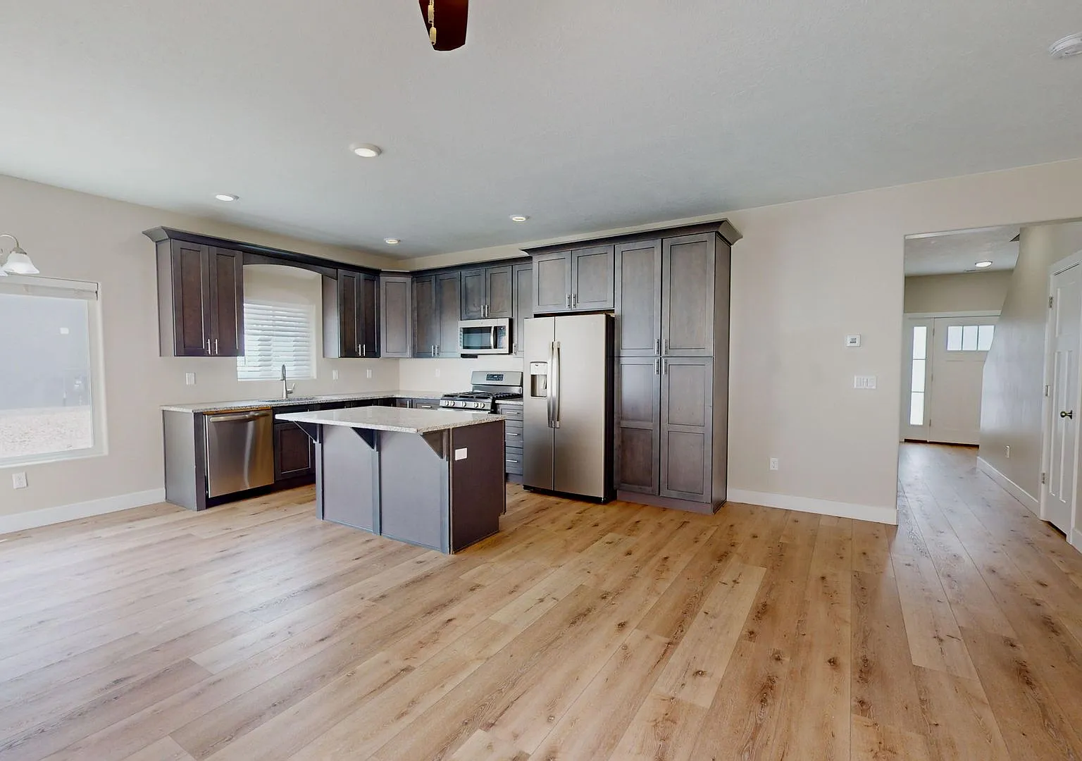 4 Bedroom Cedar Edge Townhome — Photo 4