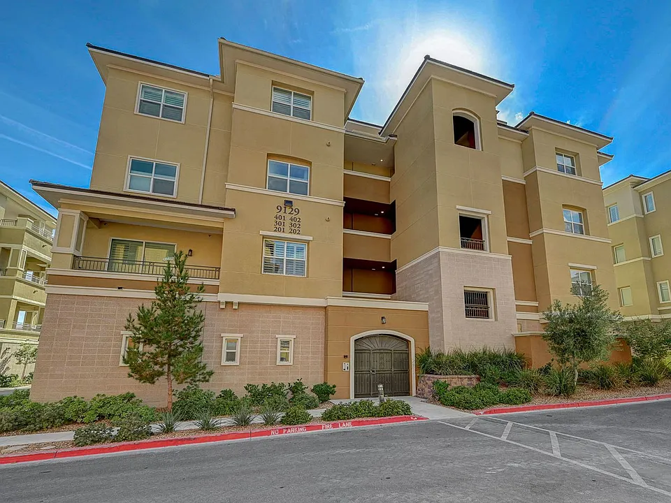 9129 Las Manaitas Ave #302