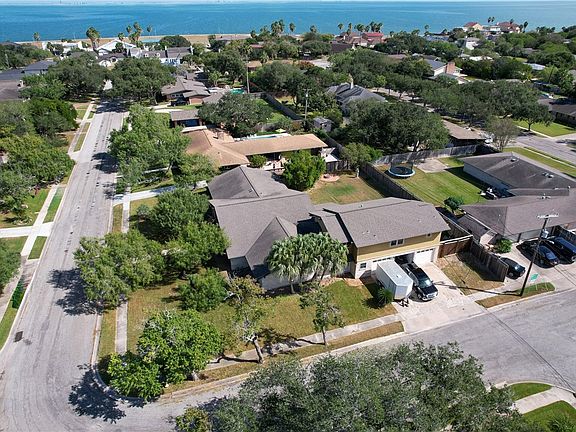 3rd image of 321 Bayshore Dr