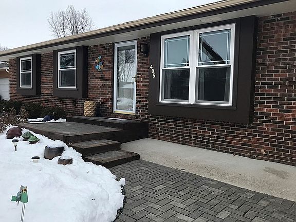 3rd image of 405 NW Applewood St