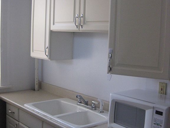 2nd image of 1535 N Leavitt St Unit 2