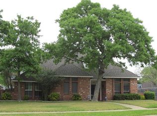 1907 Wimbledon Dr, Arlington, TX 76017
