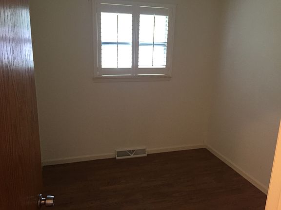 4th image of 1818 W Greenwood Ave