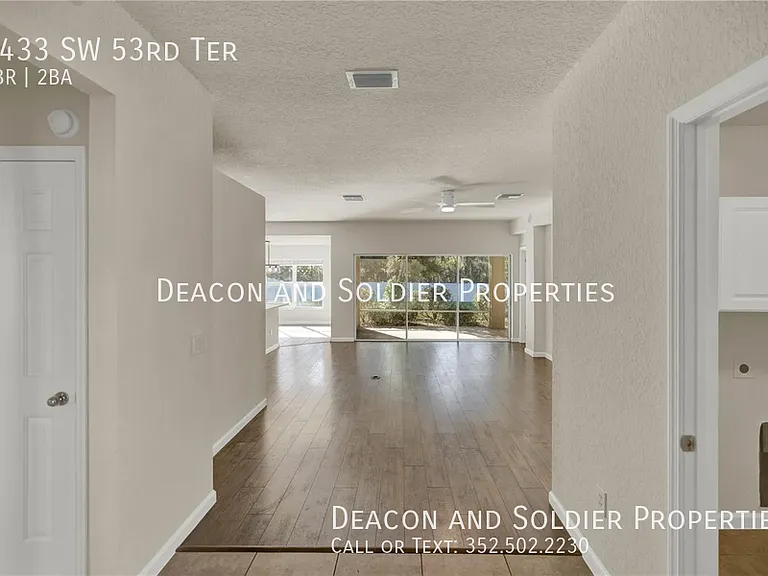 4433 SW 53rd Ter — Photo 3