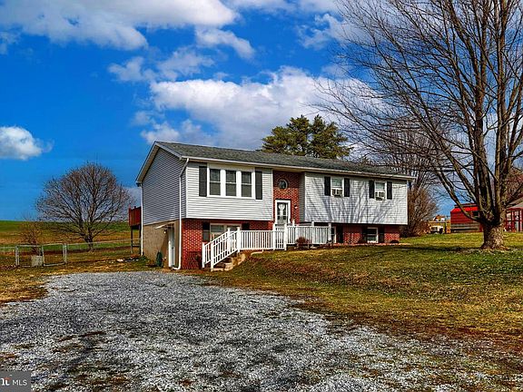 2nd image of 447 Beagle Rd