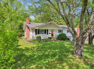 42 Arnott Rd, Manchester, CT 06040