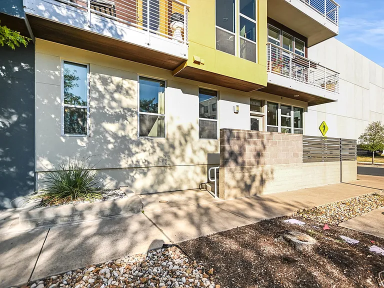 1320 Robert Browning St #109 — Photo 9