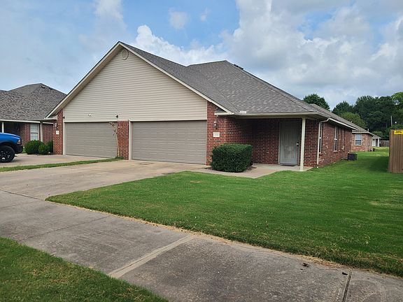 2nd image of 1554 N Willowbrook Dr