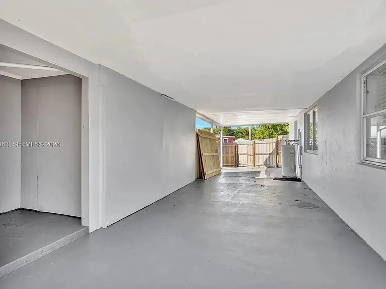 1008 Elm Rd — Photo 8