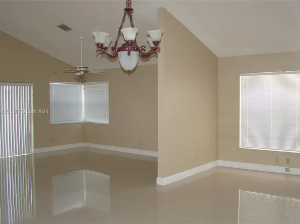 2784 Oakleigh Ln, Fort Lauderdale, FL 33328