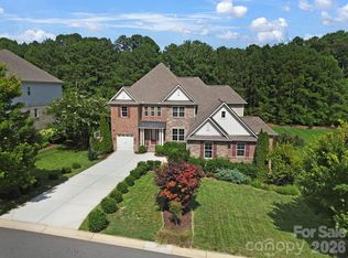 105 Highclere Dr, Waxhaw, NC 28173