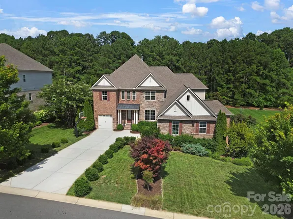 105 Highclere Dr, Waxhaw, NC 28173