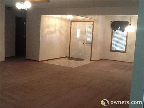 Diningroom and entry hall