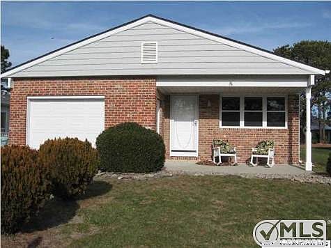 2nd image of 8 Woodstock Dr