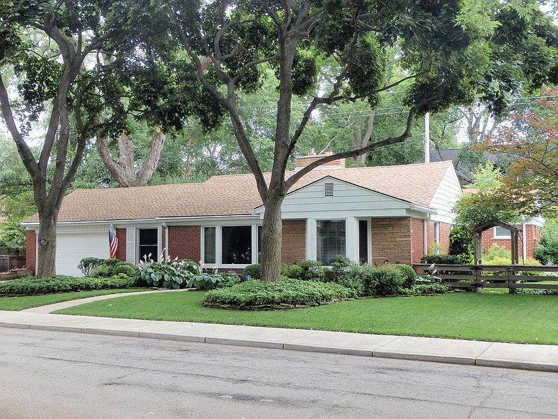 1st image of 832 Park Ln