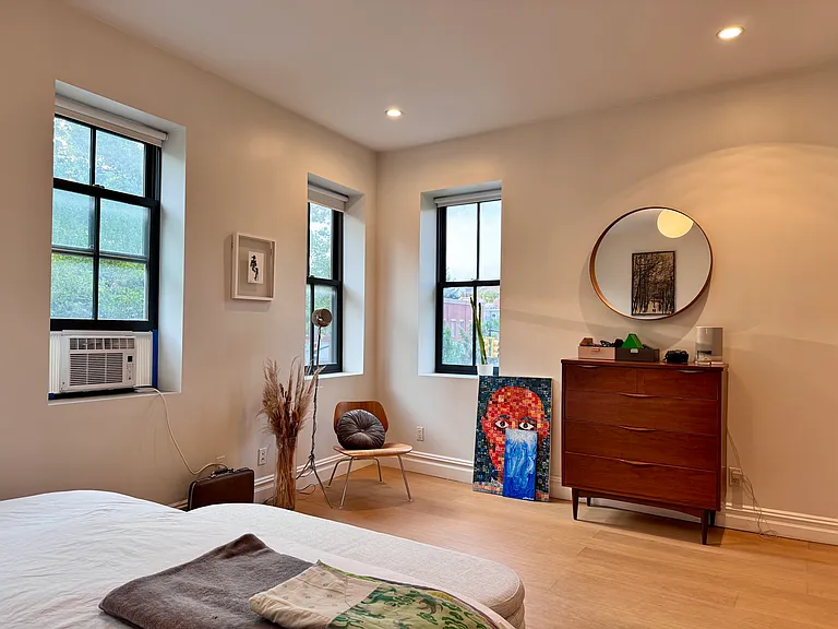 325 Smith St #2 — Photo 5